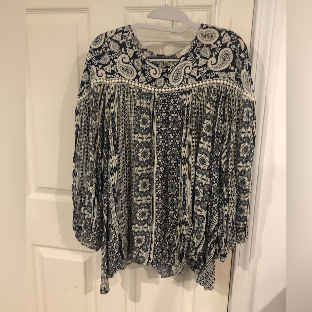 Altar’d state women’s blouse size large. Bell sleeves. Navy and cream. NWOT.